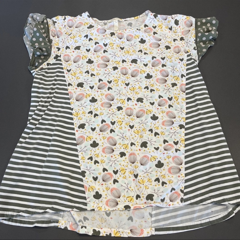 Matilda Jane Gentle Breeze Floral Top Size Large Rayon